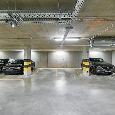 Exclusive Apartments Gwiazdzista With Free Garage Wroclaw By Noclegi Renters Kültér fotó