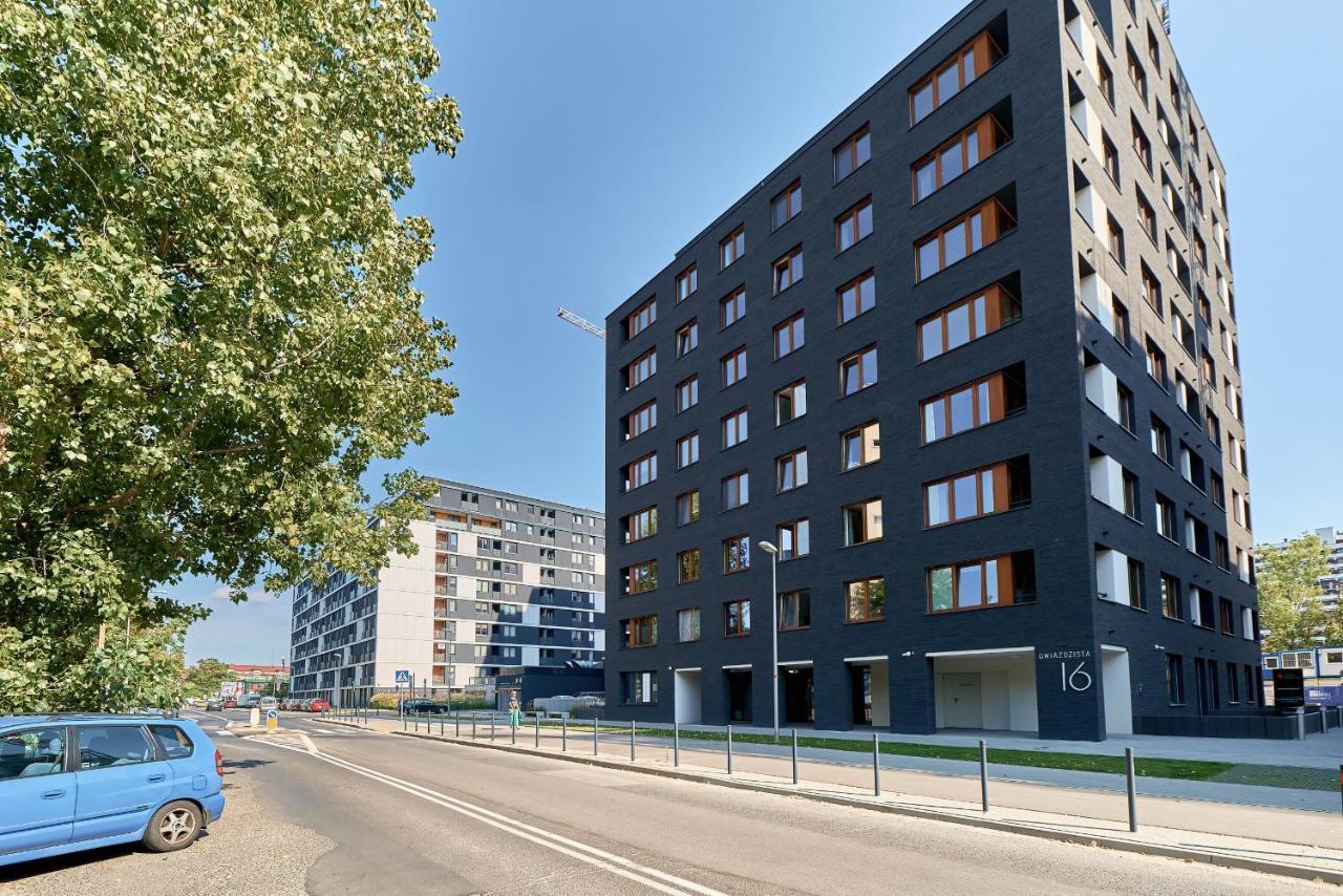Exclusive Apartments Gwiazdzista With Free Garage Wroclaw By Noclegi Renters Kültér fotó